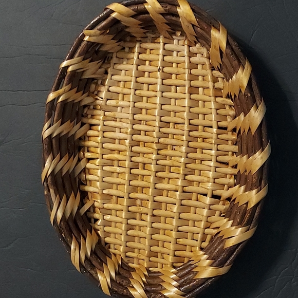 Handmade Wicker Platter,Great for bake goods.2 1/3Hx12 1/4Lx9.5inW. Brown,Tan - Picture 1 of 16